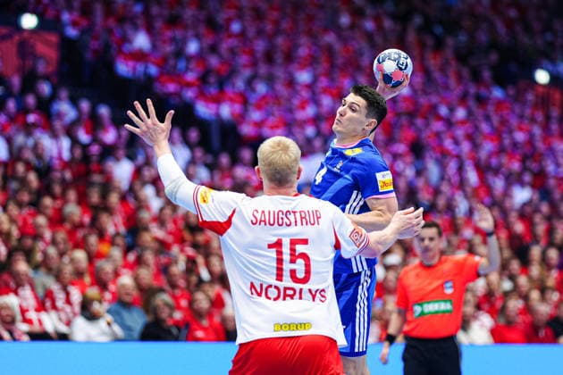 Throw Goal Aymeric Minne France, 04 DEN, France vs Denmark, Handball, EHF European Championship 2026, Main Round, Matchday 1, 22 01 2026 DEN, France vs Denmark, Handball, EHF European Championship 2026, Main Round, Matchday 1, 22 01 2026 Herning Copyright: xEibner-Pressefoto MarcelxvonxFehrnx EP_MFN