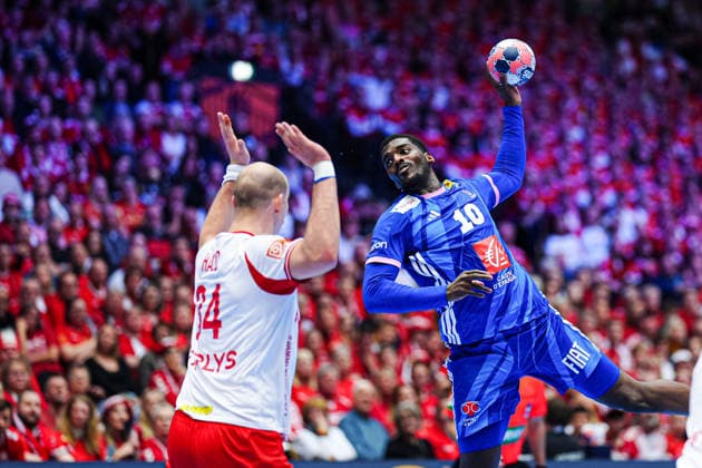 Throw Goal Dika Mem France, 10 DEN, France vs Denmark, Handball, EHF European Championship 2026, Main Round, Matchday 1, 22 01 2026 DEN, France vs Denmark, Handball, EHF European Championship 2026, Main Round, Matchday 1, 22 01 2026 Herning Copyright: xEibner-Pressefoto MarcelxvonxFehrnx EP_MFN