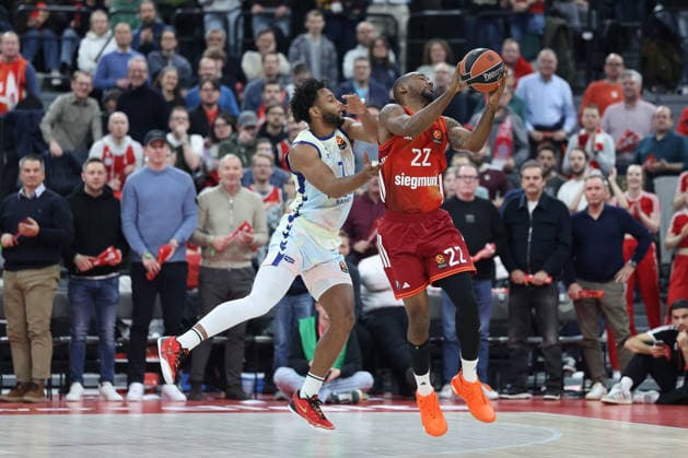 Isiaha Mike FC Bayern Basketball, 22 with Braxton Key Valencia Basket, 07 , GER, FC Bayern Basketball vs Valencia Basket, Basketball, Euroleague, 24 Matchday, Season 2025 2026, 22 01 2026, GER, FC Bayern Basketball vs Valencia Basket, Basketball, Euroleague, 24 Matchday, Season 2025 2026, 22 01 2026 Munich Copyright: xEibner-Pressefoto JennixMaulx EP_JML