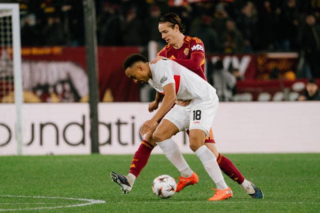 duel Jamie Leweling VfB Stuttgart, 18 and Lorenzo Pellegrini AS ROM, 07 , ITA, AS Roma vs VfB Stuttgart, Football, Europa League, Matchday 7, Season 2025 2026, 22 01 2026, ITA, AS Roma vs VfB Stuttgart, Football, Europa League, Matchday 7, Season 2025 2026, 22 01 2026, Rome Copyright: xEibner-Pressefoto EdwardxCheungx EP_ECG