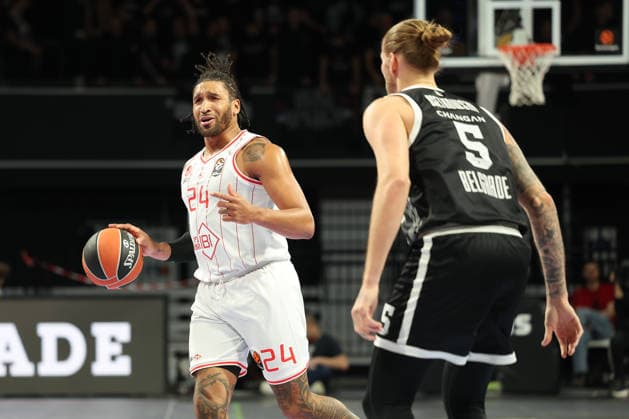 Ish Wainright Hapoel IBI Tel Aviv, 24 with ball, with Dylan Osetkowski Partizan Mozzart Bet Belgrade, 05 , GER, Partizan Mozzart Bet Belgrade vs Hapoel IBI Tel Aviv, Basketball, Euroleague, 24 Matchday, Season 2025 2026, 23 01 2026, 13 11 2025, GER, Partizan Mozzart Bet Belgrade vs Hapoel IBI Tel Aviv, Basketball, Euroleague, 24 Matchday, Season 2025 2026, 23 01 2026 Muenchen Copyright: xEibner-Pressefoto JennixMaulx EP_JML