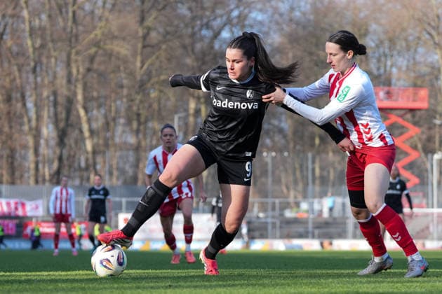 Svenja Fölmli Svenja Foelmli SC Freiburg, 09 in duel with Sara Agrež Sara Agrez 1 FC Köln Frauen, 04 , Germany, Soccer, GooglePixel Women Bundesliga, 15 Matchday, 2025 2026, 1 FC Köln vs SC Freiburg, 24 01 2026, Franz Kremer Stadion, Köln, Germany DFB REGULATIONS PROHIBIT ANY USE OF PHOTOGRAPHS AS IMAGE SEQUENCES AND OR QUASI VIDEO Köln Franz Kremer Stadion Nordrhein Westfalen Germany Copyright: xArnexAmbergx