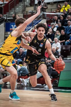 Joshua Obiesie Basketball Loewen Braunschweig, 08 vs Julis Baumer MHP RIESEN Ludwigsburg, 37 GER, MHP Riesen Ludwigsburg Basketball Loewen Braunschweig, easycredit BBL, Basketball, Bundesliga, 17 Matchday, Season 2025 2026, 24 01 2026 GER, MHP Riesen Ludwigsburg Basketball Loewen Braunschweig, easycredit BBL, Basketball, Bundesliga, 17 Matchday, Season 2025 2026, 24 01 2026 Ludwigsburg Copyright: xSandyxDinkelackerx EP_SDR