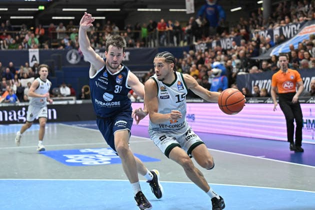 Spencer Reaves MBC, 31 , Jordan Roland Trier, 15 , Syntainics MBC vs Vet Concept Gladiators Trier, Basketball, 1 Bundesliga, Men, 17 Matchday Main Round, Season 2025 26, 24 01 2026 Weißenfels Stadthalle Sachsen Anhalt Germany