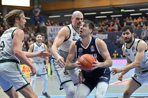 Marco Hollersbach Trier, 9 , Maik Zirbes Trier, 33 , Jure Planinic MBC, 44 , Behnam Yakhchali Trier, 8 , Syntainics MBC vs Vet Concept Gladiators Trier, Basketball, 1 Bundesliga, Men, 17 Matchday Main Round, Season 2025 26, 24 01 2026 Weißenfels Stadthalle Sachsen Anhalt Germany