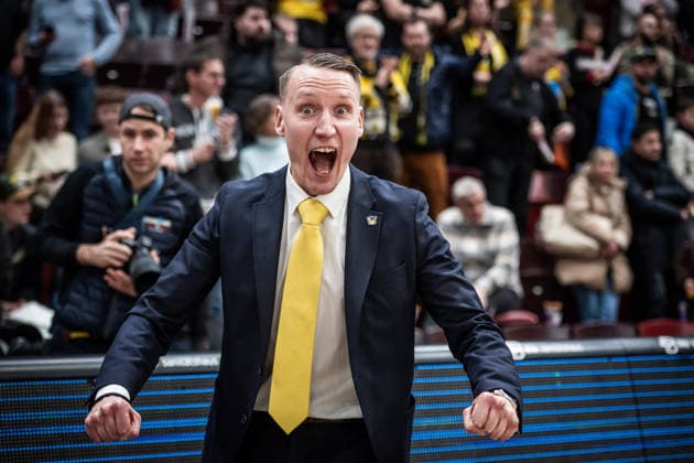 Mikko Riipinen MHP RIESEN Ludwigsburg, Head Coach Cheers, joy, winning pose GER, MHP Riesen Ludwigsburg Basketball Loewen Braunschweig, easycredit BBL, Basketball, Bundesliga, Matchday 17, Season 2025 2026, 24 01 2026 GER, MHP Riesen Ludwigsburg Basketball Loewen Braunschweig, easycredit BBL, Basketball, Bundesliga, Matchday 17, Season 2025 2026, 24 01 2026 Ludwigsburg Copyright: xSandyxDinkelackerx EP_SDR