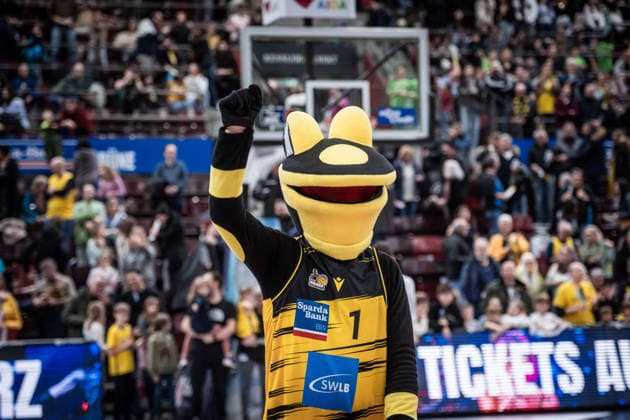 Mascot LURCHI Cheering, joy, winning pose GER, MHP Riesen Ludwigsburg Basketball Loewen Braunschweig, easycredit BBL, Basketball, Bundesliga, 17 Matchday, Season 2025 2026, 24 01 2026 GER, MHP Riesen Ludwigsburg Basketball Loewen Braunschweig, easycredit BBL, Basketball, Bundesliga, 17 Matchday, Season 2025 2026, 24 01 2026 Ludwigsburg Copyright: xSandyxDinkelackerx EP_SDR
