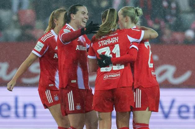 Cheers for Vanessa Gilles 2 FC Bayern Muenchen Frauen , Georgia Stanway 31 FC Bayern Muenchen Frauen and Franziska Kett 20 FC Bayern Muenchen Frauen after the 2 0, Emotion, Joy, FC Bayern Muenchen Frauen vs RB Leipzig Frauen, Football, Women, Google Pixel Bundesliga, Season 2025 2026, 15 Matchday, 25 01 2026 DFB regulations prohibit any use of photographs as image sequences and or quasi video Muenchen Bayern Germany Copyright: xkolbert-press MartinxAgüerax