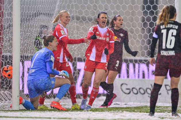 from left Elvira Herzog goalkeeper, RB Leipzig, 1 looking disappointed, disappointment, frustration, disappointed, pessimistic, Pernille HARDER FC Bayern Muenchen, FCB, 21 and goalkeeper Jovana DAMNJANOVIC FC Bayern Muenchen, FCB, 9 celebrating the goal, celebrating the goal, goal, celebration, celebrating the goal to 3 0, optimistic, Action, Action, Andrea Norheim RB Leipzig, 3 Annabel Schasching RB Leipzig, 16 looking disappointed, disappointment, frustration, disappointed, pessimistic, 25 01 2026, Munich Germany , Football, Google Pixel Women Bundesliga, FC Bayern Munich RB Leipzig, DFB DFL REGULATIONS PROHIBIT ANY USE OF PHOTOGRAPHS AS IMAGE SEQUENCES AND OR QUASI VIDEO xslx