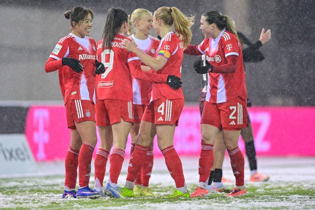 FC Bayern players with goal celebration, celebrate the goal, goal, celebration, jubilation over the goal to 3 0 by Jovana DAMNJANOVIC FC Bayern Muenchen, FCB, 9 2 v li , optimistic, Action, Action, 25 01 2026, Munich Germany , Soccer, Google Pixel Women Bundesliga, FC Bayern Munich RB Leipzig, DFB DFL REGULATIONS PROHIBIT ANY USE OF PHOTOGRAPHS AS IMAGE SEQUENCES AND OR QUASI VIDEO xslx