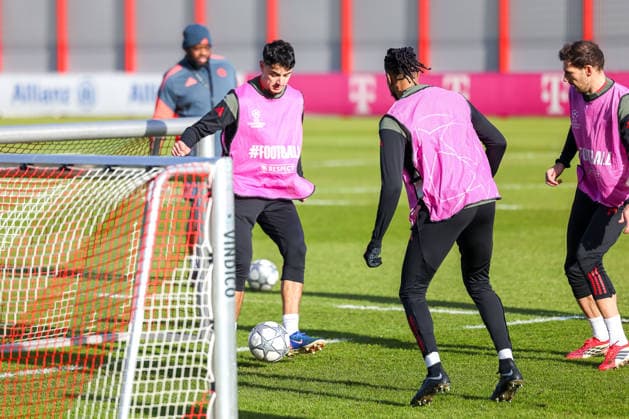 Aleksandar Pavlovic FC Bayern Muenchen, 45 with ball with Michael Olise FC Bayern Muenchen, 17 and Leon Goretzka FC Bayern Muenchen, 08 , GER, Final training, FC Bayern Muenchen, Football, UEFA Champions League, League Phase, Matchday 8, 2025 2026 season, 27 01 2026, GER, Final training, FC Bayern Muenchen, Football, UEFA Champions League, League Phase, Matchday 8, 2025 2026 season, 27 01 2026 Muenchen Copyright: xEibner-Pressefoto JennixMaulx EP_JML