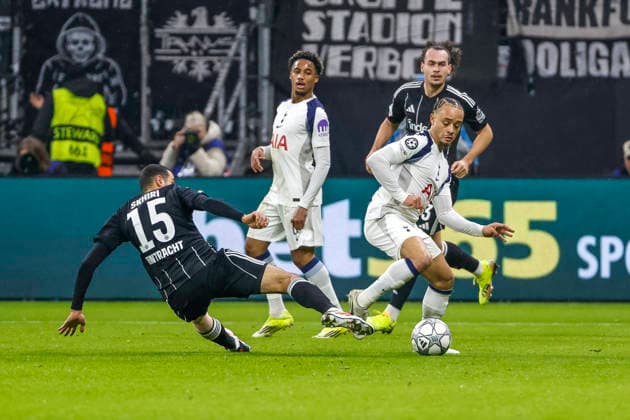 Ellyes Skhiri Eintracht Frankfurt, 15 and Xavi Tottenham Hotspur, 07 in duel , Germany, Soccer, UEFA Champions League, Matchday 8, 2025 2026, Eintracht Frankfurt vs Tottenham Hotspur, 28 01 2026, Frankfurt am Main Deutsche Bank Park Germany Copyright: xGrantxHubbsx