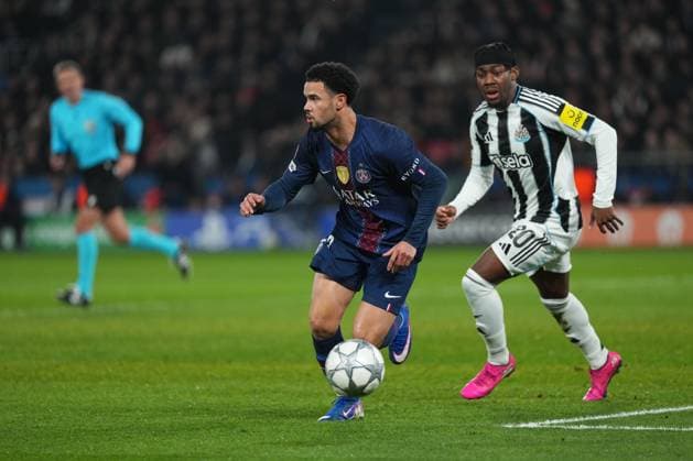 Warren Zaire Emery of PSG clears from Anthony Elanga of Newcastle Paris Saint-Germain v Newcastle United, UEFA Champions League, Group Stage, Football, Parc des Princes, Paris, France - 28 Jan 2026Paris Parc des Princes France EDITORIAL USE ONLY No use with unauthorised audio, video, data, fixture lists, club league logos or live services. Online in-match use limited to 120 images, no video emulation. No use in betting, games or single club league player publications. Copyright: xDavexWinter Shutterstockx 16429499ay