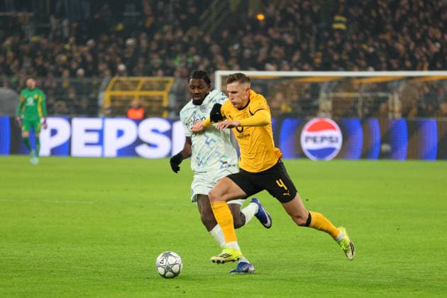 Duel between Nico Schlotterbeck Borussia Dortmund and Marcus Thuram Inter Milan GER, Borussia Dortmund vs Inter Milan, Football, Champions League, Matchday 8, Season 2025 2026, 28 01 2026 DFL REGULATIONS PROHIBIT ANY USE OF PHOTOGRAPHS AS IMAGE SEQUENCES AND OR QUASI VIDEO GER, Borussia Dortmund vs Inter Milan, Football, Champions League, Matchday 8, Season 2025 2026, 28 01 2026 Dortmund Copyright: xEibner-Pressefoto FrankxZeisingx EP_FZG