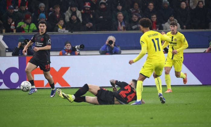 v l Ibrahim Maza Bayer Leverkusen, 30 , Aleix Garcia Bayer Leverkusen, 24 , Tajon Buchanan Villarreal CF 17 ,Pau Navarro Villarreal CF 26 GER, Bayer 04 Leverkusen vs Villarreal CF, Football, Champions League, Matchday 8, Season 2025 2026, 28 01 2026 GER, Bayer 04 Leverkusen vs Villarreal CF, Football, Champions League, Matchday 8, Season 2025 2026, 28 01 2026 Leverkusen Copyright: xEibner-Pressefotox xThomasxStoeckerx EP_TSR