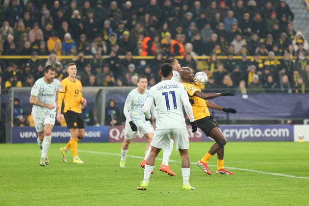 Serhou Guirassy Borussia Dortmund in duel with Manuel Akanji Inter Milan GER, Borussia Dortmund vs Inter Milan, Football, Champions League, Matchday 8, Season 2025 2026, 28 01 2026 DFL REGULATIONS PROHIBIT ANY USE OF PHOTOGRAPHS AS IMAGE SEQUENCES AND OR QUASI VIDEO GER, Borussia Dortmund vs Inter Milan, Football, Champions League, Matchday 8, Season 2025 2026, 28 01 2026 Dortmund Copyright: xEibner-Pressefoto FrankxZeisingx EP_FZG