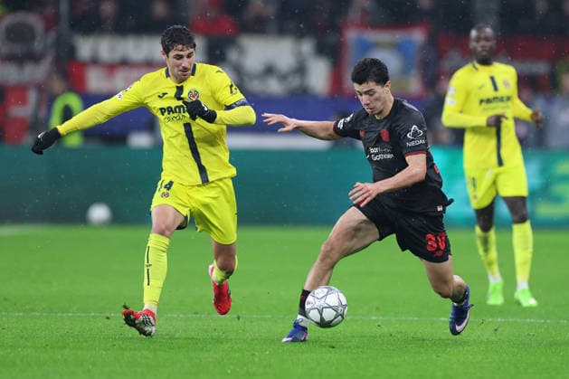 GER, UEFA CL, matchday 8, league phase, Bayer 04 Leverkusen GER vs FC Villarreal CF ESP , 28 01 2026, BayArena, Leverkusen, GER, UEFA CL, matchday 8, league phase, Bayer 04 Leverkusen GER vs FC Villarreal CF ESP , , pictured Ibrahim Maza Leverkusen 30 , in a duel against Santi Comesana Villarreal CF 14 , nordphotoxGmbHx xMeuter nph00351