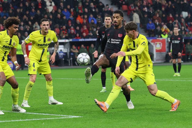 GER, UEFA CL, matchday 8, league phase, Bayer 04 Leverkusen GER vs FC Villarreal CF ESP , 28 01 2026, BayArena, Leverkusen, GER, UEFA CL, matchday 8, league phase, Bayer 04 Leverkusen GER vs FC Villarreal CF ESP , , in picture Goal chance for Loïc Badï Leverkusen 5 , nordphotoxGmbHx xMeuter nph00351