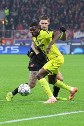 GER, UEFA CL, matchday 8, league phase, Bayer 04 Leverkusen GER vs FC Villarreal CF ESP , 28 01 2026, BayArena, Leverkusen, GER, UEFA CL, matchday 8, league phase, Bayer 04 Leverkusen GER vs FC Villarreal CF ESP , , pictured Robert Andrich Leverkusen 8 , in a duel against Thomas Partey Villarreal CF 16 , nordphotoxGmbHx xMeuter nph00351