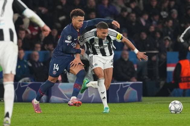 Malick Thiaw of Newcastle holds off Desire Doue of PSG Paris Saint-Germain v Newcastle United, UEFA Champions League, Group Stage, Football, Parc des Princes, Paris, France - 28 Jan 2026Paris Parc des Princes France EDITORIAL USE ONLY No use with unauthorised audio, video, data, fixture lists, club league logos or live services. Online in-match use limited to 120 images, no video emulation. No use in betting, games or single club league player publications. Copyright: xDavexWinter Shutterstockx 16429499cn