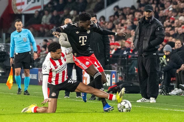 Duel between Noah Fernandez PSV Eindhoven, 31 and Alphonso Davies FC Bayern Muenchen, 19 PSV Eindhoven vs FC Bayern Muenchen, Football, UEFA Champions League, Matchday 08, 2025 2026 season, 28 01 2026 PSV Eindhoven vs FC Bayern Muenchen, Football, UEFA Champions League, Matchday 08, 2025 2026 season, 28 01 2026 Eindhoven Copyright: xEibner-Pressefoto ThomasxHaeslerx EP_THR
