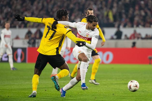from left in duel Joel Monteiro BSC Young Boys Bern, 77 , Lorenz Assignon VfB Stuttgart, 22 GER, VfB Stuttgart vs BSC Young Boys Bern, Football, UEFA Europa League, Men, Matchday 8, Season 2025 2026, 29 01 2026, GER, VfB Stuttgart vs BSC Young Boys Bern, Football, UEFA Europa League, Men, Matchday 8, Season 2025 2026, 29 01 2026 Stuttgart Copyright: xEibner-Pressefoto WolfgangxFrankx EP_WFK