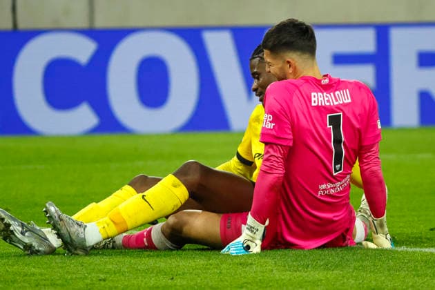 Fabian Bredlow VfB Stuttgart, 01 and Darian Males BSC Young Boys, 39 , Germany, Football, UEFA Europa League, Matchday 8, 2025 2026, VfB Stuttgart vs Young Boys Bern, 29 01 2026, Stuttgart MHP Arena Germany Copyright: xGrantxHubbsx