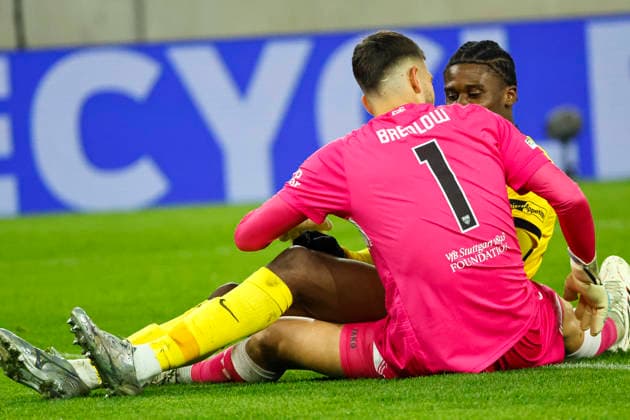 Fabian Bredlow VfB Stuttgart, 01 and Darian Males BSC Young Boys, 39 , Germany, Football, UEFA Europa League, Matchday 8, 2025 2026, VfB Stuttgart vs Young Boys Bern, 29 01 2026, Stuttgart MHP Arena Germany Copyright: xGrantxHubbsx