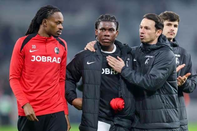 Jordy Makengo SC Freiburg , Cyriaque Irie SC Freiburg and Nicolas Hoefler SC Freiburg look dejected, UEFA Europa League 2025 26 League Phase MD8, LOSC Lille v SC Freiburg, Stade Pierre Mauroy on January 29, 2026 in Lille, France Photo by Marco Steinbrenner DeFodi Images Jordy Makengo SC Freiburg , Cyriaque Irie SC Freiburg and Nicolas Hoefler SC Freiburg look dejected, UEFA Europa League 2025 26 League Phase MD8, LOSC Lille v SC Freiburg, Stade Pierre Mauroy, January 29, 2026 in Lille, France Photo by Marco Steinbrenner DeFodi Images