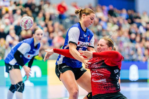 v l Maxi Muehlner HSG Blomberg Lippe, 10 , Laura Szabo BSV Sachsen Zwickau, 06 GER, HSG Blomberg Lippe vs BSV Sachsen Zwickau, Handball, 1 Bundesliga Women, 15 Matchday, 31 01 2026 GER, HSG Blomberg Lippe vs BSV Sachsen Zwickau, Handball, 1 Bundesliga Women, 15 Matchday, 31 01 2026 Blomberg Copyright: xEibner-Pressefoto JanxRollingerx EP_JSK