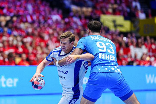Janus Dadi Smarason Iceland, 03 , Veron Nacinovic Croatia, 93 DEN, Iceland vs Croatia, Handball, EHF European Championship 2026, Match for 3rd place, 01 02 2026 DEN, Iceland vs Croatia, Handball, EHF European Championship 2026, Match for 3rd place, 01 02 2026 Herning Copyright: xEibner-Pressefoto MarcelxvonxFehrnx EP_MFN