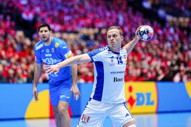 7 meter throw goal Omar Ingi Magnusson Iceland, 14 DEN, Iceland vs Croatia, Handball, EHF European Championship 2026, Match for 3rd place, 01 02 2026 DEN, Iceland vs Croatia, Handball, EHF European Championship 2026, Match for 3rd place, 01 02 2026 Herning Copyright: xEibner-Pressefoto MarcelxvonxFehrnx EP_MFN