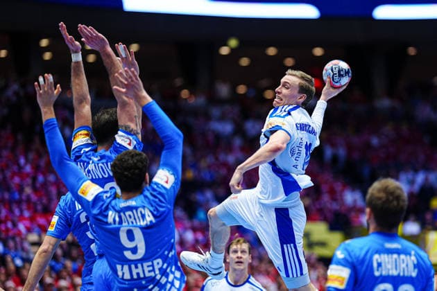 Throw Goal Gisli Kristjansson Iceland, 10 DEN, Iceland vs Croatia, Handball, EHF European Championship 2026, Match for 3rd place, 01 02 2026 DEN, Iceland vs Croatia, Handball, EHF European Championship 2026, Match for 3rd place, 01 02 2026 Herning Copyright: xEibner-Pressefoto MarcelxvonxFehrnx EP_MFN