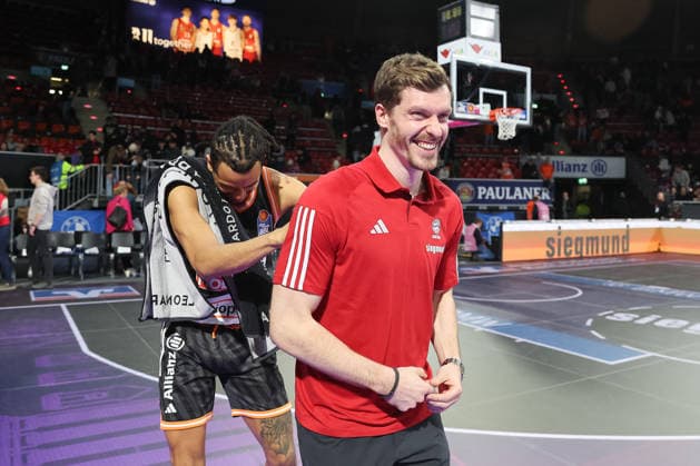 Andreas Obst FC Bayern Basketball, 13 with Nelson Weidemann ratiopharm Ulm, 00 after the match, GER, FC Bayern Basketball vs ratiopharm Ulm, Basketball, easycredit Basketball Bundesliga, Matchday 18, Season 2025 2026, 01 02 2026, GER, FC Bayern Basketball vs ratiopharm Ulm, Basketball, easycredit Basketball Bundesliga, Matchday 18, Season 2025 2026, 01 02 2026 Munich Copyright: xEibner-Pressefoto JennixMaulx EP_JML