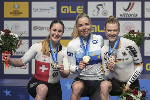2026 UEC European Track cycling, Rad, Radsport, Bahnrad, Bahn Championships in Konya KONYA, TURKIYE - FEBRUARY 1: Belgian athlete Helene Hesters (C) finished first, Swiss athlete Aline Seitz finished second (L), and German athlete Lena Charlotte Reissner (R) finished third after competing in the scratch race during the 2026 UEC Track Cycling European Championships in Konya, Türkiye, on February 1, 2026. Dilara Irem Sancar Anadolu Konya Turkey. Editorial use only. Please get in touch for any other usage. Copyright: x2026xAnadoluxDilaraxIremxSancarx
