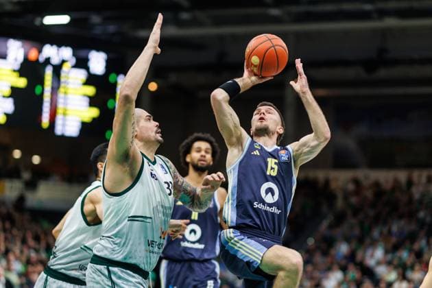 Martin Hermannsson Alba Berlin in a duel with Maik Zirbes Gladiators Trier , Vet Concept Gladiators Trier vs Alba Berlin, Basketball, easyCredit BBL, Matchday 18, Season 2025 2026, 02 02 2026 Vet Concept Gladiators Trier vs Alba Berlin, Basketball, easyCredit BBL, Matchday 18, Season 2025 2026, 02 02 2026 Copyright: xEibner-Pressefoto AlexanderxNeisx EP_ANS