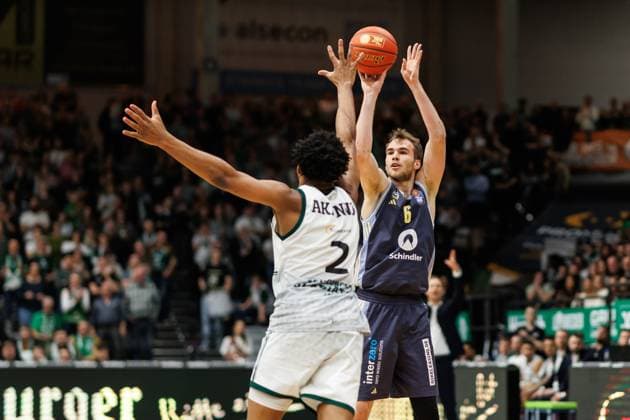 Malte Delow Alba Berlin in duel with Dexter Akanno Gladiators Trier , Vet Concept Gladiators Trier vs Alba Berlin, Basketball, easyCredit BBL, Matchday 18, Season 2025 2026, 02 02 2026 Vet Concept Gladiators Trier vs Alba Berlin, Basketball, easyCredit BBL, Matchday 18, Season 2025 2026, 02 02 2026 Copyright: xEibner-Pressefoto AlexanderxNeisx EP_ANS