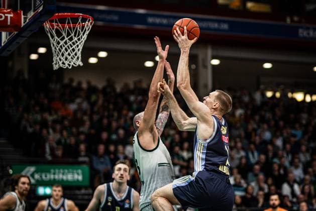 Martynas Echodas Alba Berlin in a duel with Maik Zirbes Gladiators Trier , Vet Concept Gladiators Trier vs Alba Berlin, Basketball, easyCredit BBL, Matchday 18, Season 2025 2026, 02 02 2026 Vet Concept Gladiators Trier vs Alba Berlin, Basketball, easyCredit BBL, Matchday 18, Season 2025 2026, 02 02 2026 Copyright: xEibner-Pressefoto AlexanderxNeisx EP_ANS