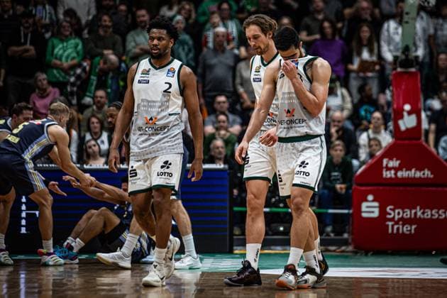 Dexter Akanno Gladiators Trier , Marco Hollersbacher Gladiators Trier , Behnam Yakhchali Gladiators Trier , Vet Concept Gladiators Trier vs Alba Berlin, Basketball, easyCredit BBL, Matchday 18, Season 2025 2026, 02 02 2026 Vet Concept Gladiators Trier vs Alba Berlin, Basketball, easyCredit BBL, Matchday 18, Season 2025 2026, 02 02 2026 Copyright: xEibner-Pressefoto AlexanderxNeisx EP_ANS