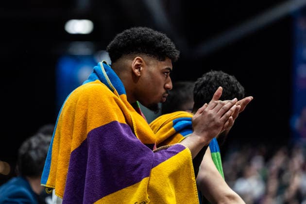 GER, BKT EuroCup, season 2025 2026, Niners Chemnitz Dolomiti Energia Trento 04 02 2026, Messe, Chemnitz, GER, BKT EuroCup, season 2025 2026, Niners Chemnitz Dolomiti Energia Trento Kostja Mushidi Niners Chemnitz, 11 appludiert Foto Alexander Trienitz Chemnitz Messe Sachsen Germany