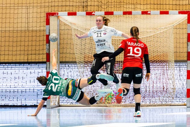 04 02 2026, GER, Handball, Women, Season 2025 2026, Alsco 1 Bl, 16 Matchday, Thueringer HC Frisch Auf Goeppingen Louisa De Bellis Frisch Auf Goeppingen , 11 , Luca Farago Thueringer HC,19 99947 Bad Langensalza Salza Halle Sporthalle Mehrz Thüringen Germany