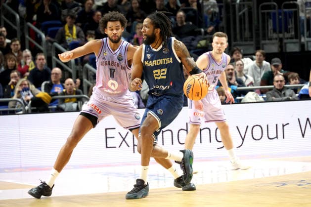 DEU, European Cup, ALBA vs AS Karditsa Iaponiki, 04 02 2026, Uber Arena, Berlin, DEU, European Cup, ALBA vs AS Karditsa Iaponiki, in the picture Norris Agbakoko ALBA Berlin 17 , Warren Washington Karditsa Iaponiki 22 nordphotoxGmbHx xEngler nph00076