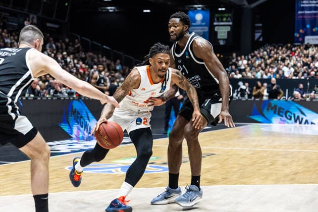 GER, BKT EuroCup, season 2025 2026, Niners Chemnitz Dolomiti Energia Trento 04 02 2026, Messe, Chemnitz, GER, BKT EuroCup, season 2025 2026, Niners Chemnitz Dolomiti Energia Trento Nike Sibande Niners Chemnitz, 2 , Selom Mawugbe Tolomiti Energia Trento 21 Foto Alexander Trienitz Chemnitz Messe Sachsen Germany