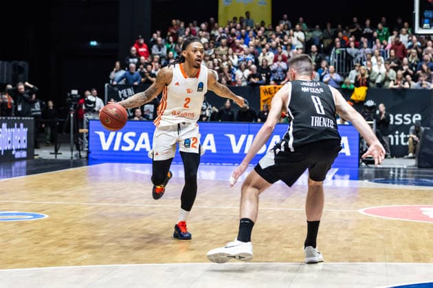 GER, BKT EuroCup, season 2025 2026, Niners Chemnitz Dolomiti Energia Trento 04 02 2026, Messe, Chemnitz, GER, BKT EuroCup, season 2025 2026, Niners Chemnitz Dolomiti Energia Trento Nike Sibande Niners Chemnitz, 2 , Matas Jogela Tolomiti Energia Trento 8 Foto Alexander Trienitz Chemnitz Messe Sachsen Germany