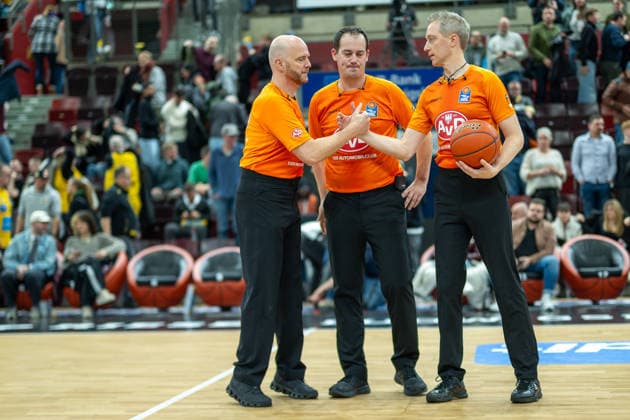 Benjamin Barth referee , Clemens Fritz referee , on his 750th anniversary as a referee, Christof Madinger referee , GER, MHP Riesen vs BMA365 Bamberg Baskets, Basketball Bundesliga, easycredit BBL, Matchday 19, Season 2025 2026, 07 02 2026, GER, MHP Riesen vs BMA365 Bamberg Baskets, Basketball Bundesliga, easycredit BBL, Matchday 19, Season 2025 2026, 07 02 2026 Ludwigsburg Copyright: xEibner-Pressefoto SaschaxWaltherx EP_EER