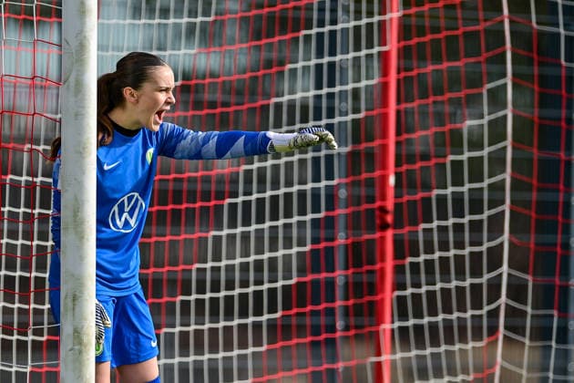 Nelly Smolarczyk Goalkeeper, Wolfsburg, 12 gives instructions, gesticulates, gesticulates with arms, gives instructions, gesticulate, single image, action, action, 08 02 2026, Munich Germany , Football,2 Women Bundesliga, FC Bayern München II VfL Wolfsburg II, DFB DFL REGULATIONS PROHIBIT ANY USE OF PHOTOGRAPHS AS IMAGE SEQUENCES AND OR QUASI VIDEO xslx