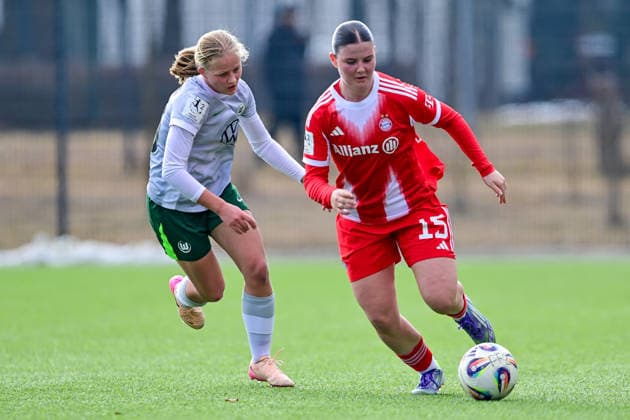 v li Annika Mueller Wolfsburg, 26 Laura Dafinger FCB, 15 in duel, duel, tackle, dynamic, action, action, 08 02 2026, Munich Germany , Football,2 Women Bundesliga, FC Bayern München II VfL Wolfsburg II, DFB DFL REGULATIONS PROHIBIT ANY USE OF PHOTOGRAPHS AS IMAGE SEQUENCES AND OR QUASI VIDEO xslx