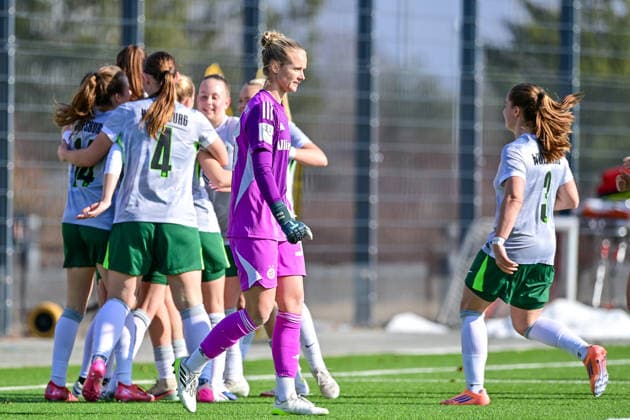 Anna Klink goalkeeper, FCB, 38 looking disappointed after conceding the 1 2 goal, disappointment, frustration, disappointed, pessimistic, in the background the players of VfL Wolfsburg cheer the goal, 08 02 2026, Munich Germany , Soccer,2 Women Bundesliga, FC Bayern München II VfL Wolfsburg II, DFB DFL REGULATIONS PROHIBIT ANY USE OF PHOTOGRAPHS AS IMAGE SEQUENCES AND OR QUASI VIDEO xslx