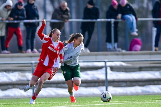 v li Hanna Wegscheider FCB, 30 Weronika Arasniewicz Wolfsburg, 15 in duel, duel, tackle, dynamic, action, action, 08 02 2026, Munich Germany , Football,2 Women Bundesliga, FC Bayern München II VfL Wolfsburg II, DFB DFL REGULATIONS PROHIBIT ANY USE OF PHOTOGRAPHS AS IMAGE SEQUENCES AND OR QUASI VIDEO xslx