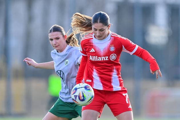 v li Lilly Meister Wolfsburg, 4 Elira Terakaj FCB, 7 in duel, duel, tackle, dynamic, action, action, 08 02 2026, Munich Germany , Football,2 Women Bundesliga, FC Bayern München II VfL Wolfsburg II, DFB DFL REGULATIONS PROHIBIT ANY USE OF PHOTOGRAPHS AS IMAGE SEQUENCES AND OR QUASI VIDEO xslx